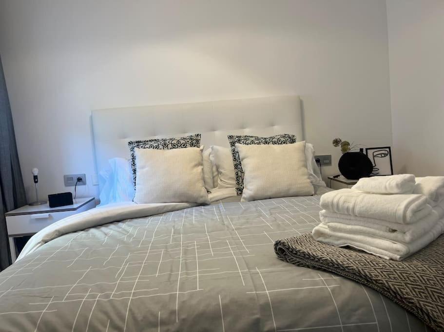 Love Rent4 Malaga Lyli Торремолінос Екстер'єр фото