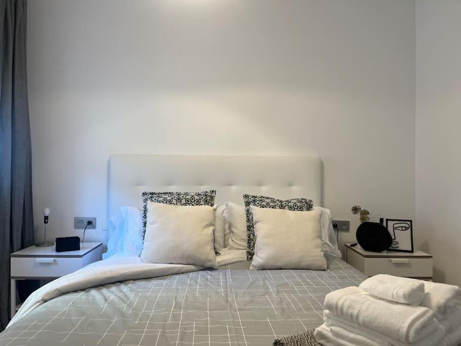 Love Rent4 Malaga Lyli Торремолінос Екстер'єр фото